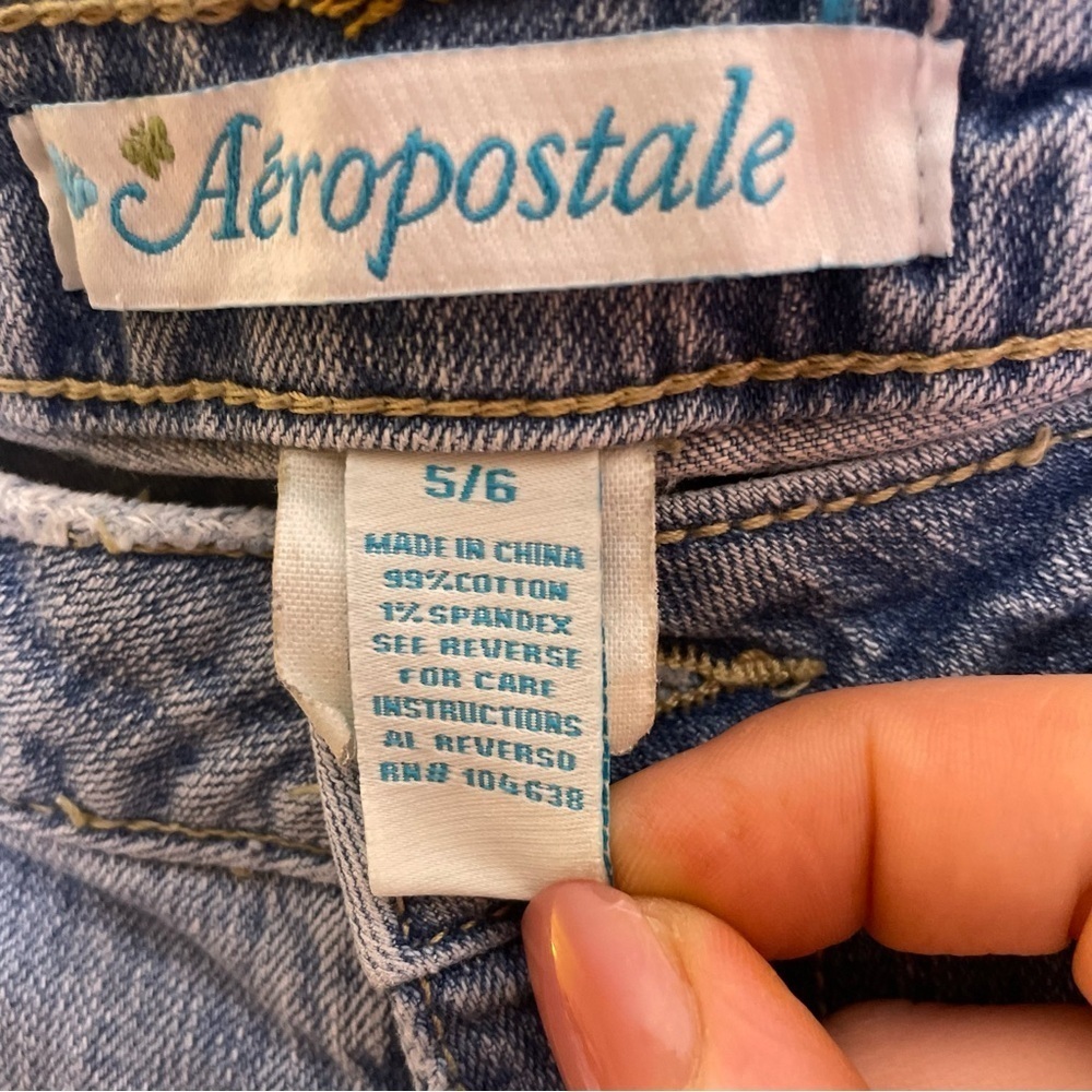 Vintage Y2K capris  Embroidered  size 5/6 boho gypsy cotton spandex blend floral - Picture 3 of 12